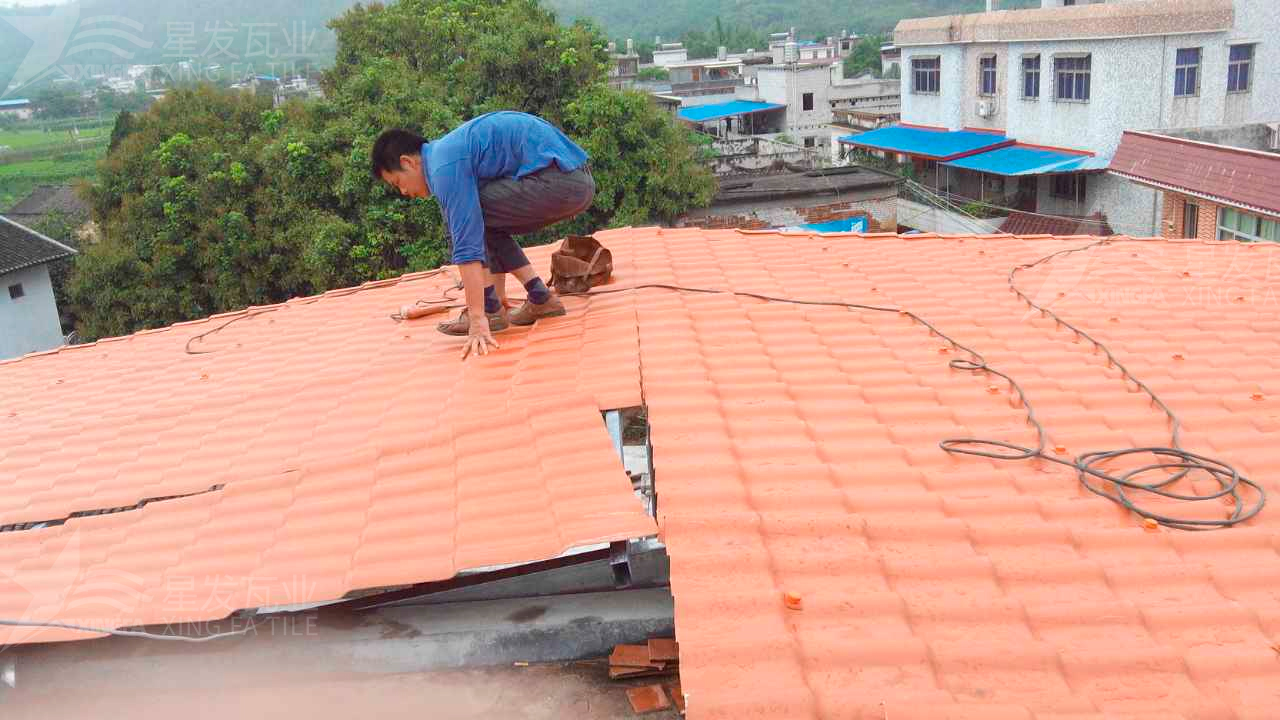 岳阳屋顶铺设安装合成树脂瓦时，牢牢记住这3点，就不怕屋顶出问题！